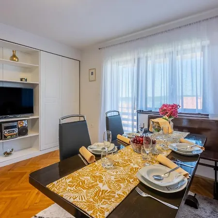 Apartment Apartman Gabi Crikvenica